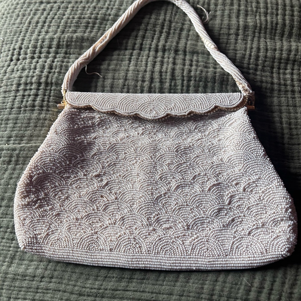 Elegant vintage beaded White Handbag purse